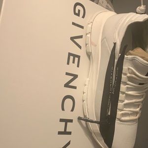Givenchy tennis shoe